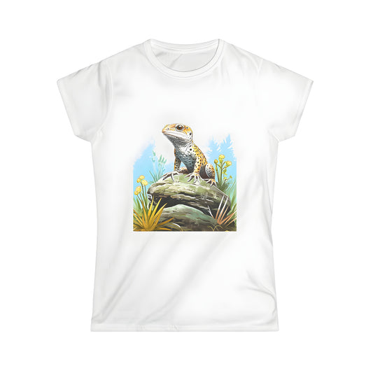 Women's vibrant gecko graphic t-shirt